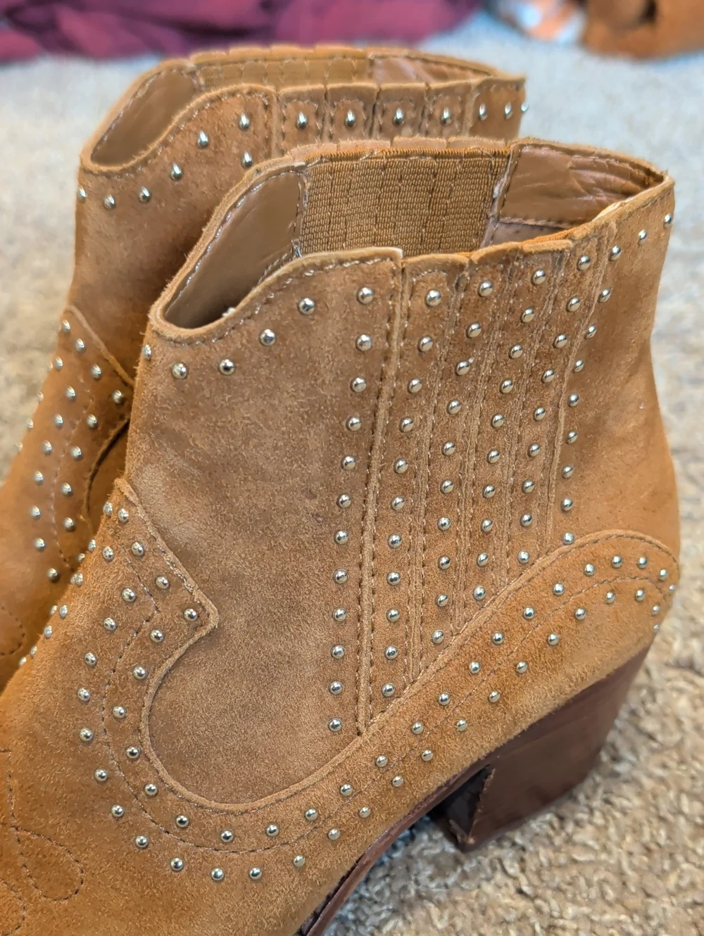 Dolce Vita Women's Tan Suede Studded Chelsea Booties 8.5